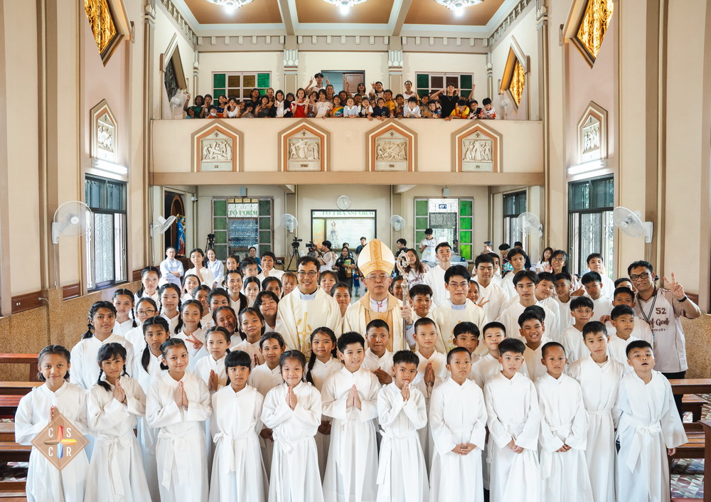 พิธีบูชาขอบพระคุณโปรดศีลศักดิ์สิทธิ์และปิดการอบรม ค่ายคำสอนภาคฤดูร้อนสังฆมลฑลราชบุรี ครั้งที่ 52