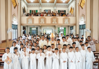 พิธีบูชาขอบพระคุณโปรดศีลศักดิ์สิทธิ์และปิดการอบรม ค่ายคำสอนภาคฤดูร้อนสังฆมลฑลราชบุรี ครั้งที่ 52